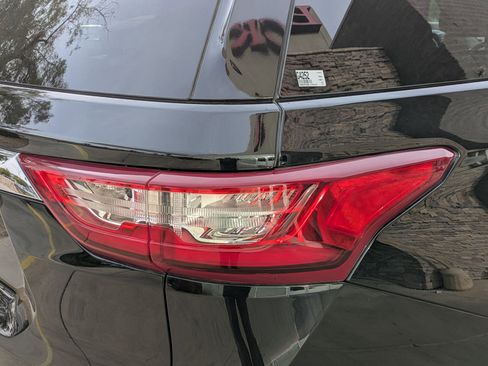 Used 2020 Chevrolet Traverse LS w/ LPO, Cargo Package image 11