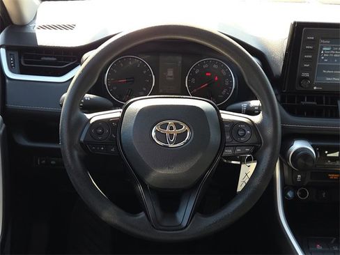 Used 2020 Toyota RAV4 LE image 15