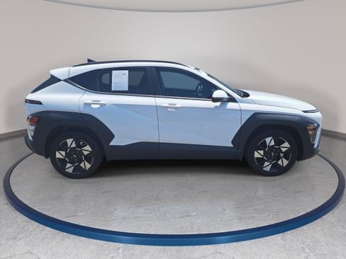 Used 2024 Hyundai Kona SEL w/ Convenience Package FWD image 4