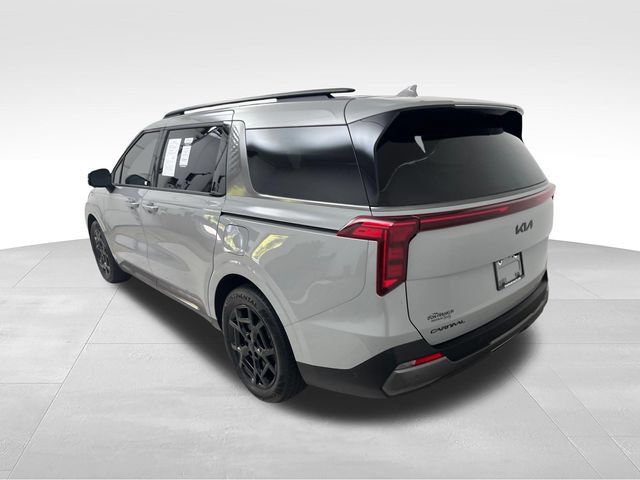 Used 2026 Kia Carnival SX w/ SX Dark Edition Package FWD image 3