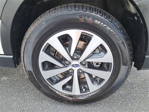 Used 2023 Subaru Outback Premium image 7