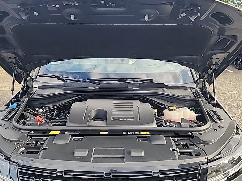 New 2026 Land Rover Range Rover Sport Dynamic SE AWD/4WD image 29