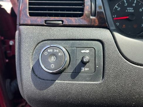 Used 2013 Chevrolet Impala LTZ FWD image 10