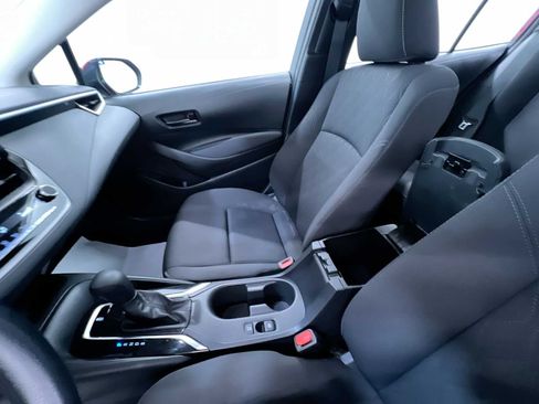 Used 2025 Toyota Corolla LE FWD image 28