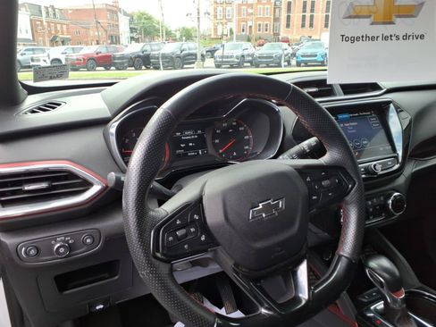 Used 2023 Chevrolet TrailBlazer RS w/ Convenience Package FWD image 11
