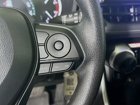 Used 2025 Toyota RAV4 LE FWD image 17