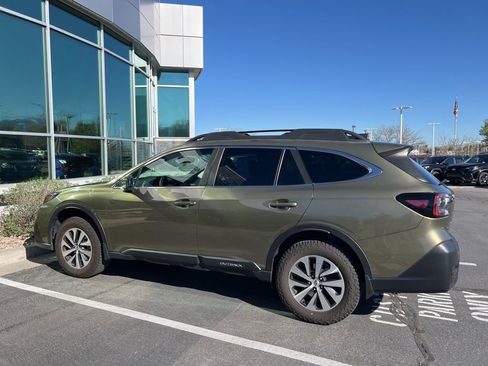 Used 2021 Subaru Outback Premium image 4