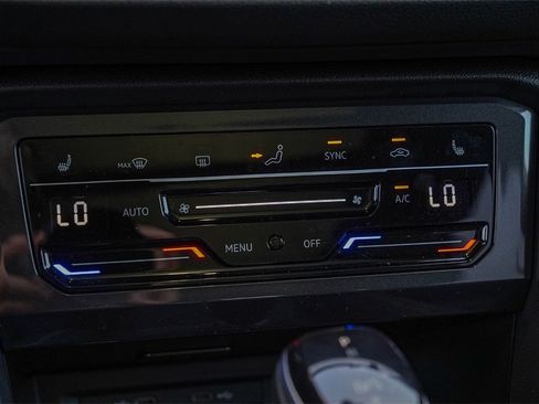 New 2024 Volkswagen Tiguan SE R-Line image 20