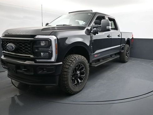Used 2024 Ford F250 XLT w/ XLT Premium Package AWD/4WD image 3