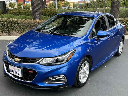 Used 2017 Chevrolet Cruze LT w/ Convenience Package FWD image 21