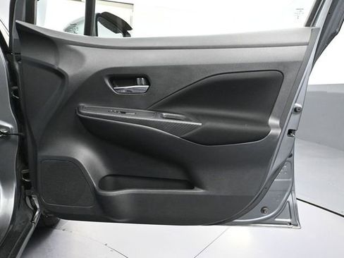 Used 2021 Nissan Versa SV image 35