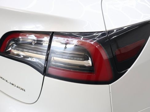 Used 2018 Tesla Model 3 Long Range image 29