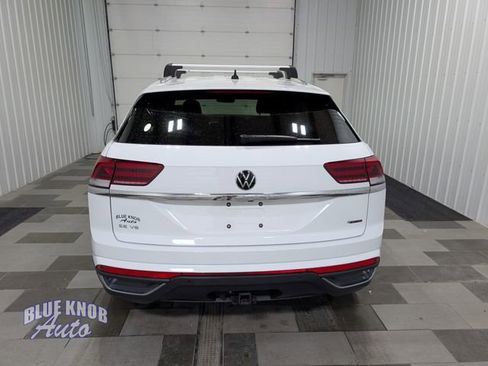 Used 2023 Volkswagen Atlas Cross Sport SE w/ Black Wheel Package AWD/4WD image 3