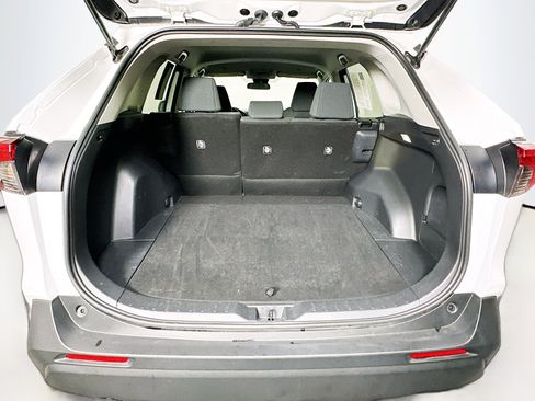 Used 2025 Toyota RAV4 LE image 27