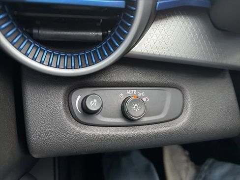 Used 2024 Chevrolet Trax LS image 18