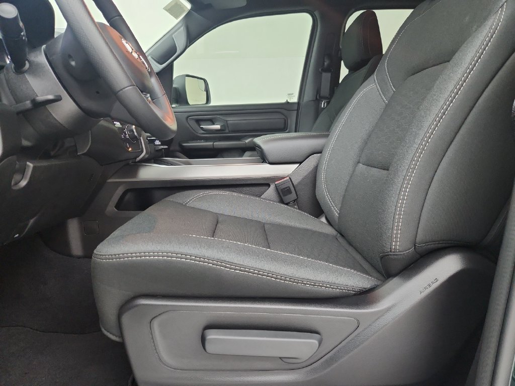 New 2026 RAM 1500 Express AWD/4WD image 19