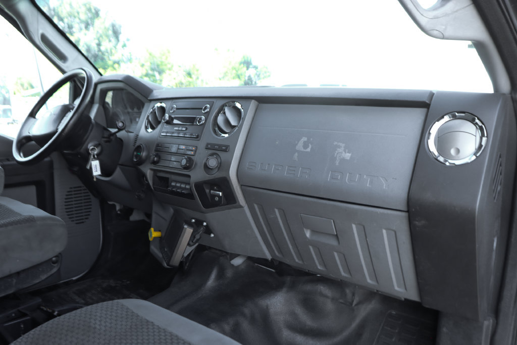 Used 2015 Ford F650 2WD Crew Cab Super Duty image 36