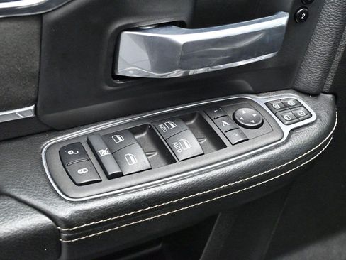 Used 2024 RAM 2500 Laramie w/ Night Edition AWD/4WD image 11