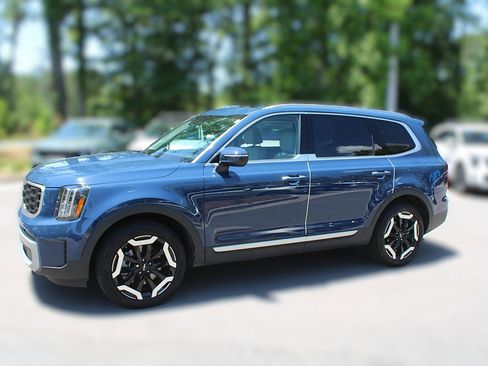 Certified 2024 Kia Telluride S w/ S Sunroof Package FWD image 4