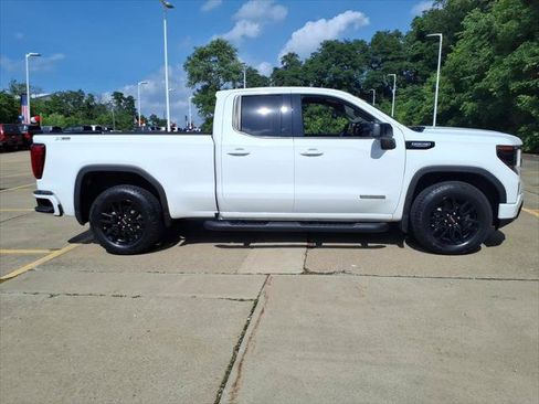 Used 2023 GMC Sierra 1500 Elevation w/ X31 Off-Road Package AWD/4WD image 7