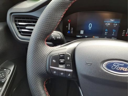 Certified 2024 Ford Escape ST-Line w/ Tech Pack #1 AWD/4WD image 18