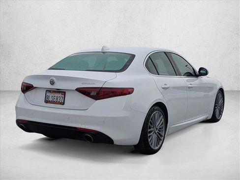 Used 2018 Alfa Romeo Giulia Ti w/ Quick Order Package 22Z Lusso image 5