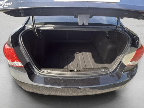 Used 2016 Chevrolet Cruze LT w/ Technology Package image 16