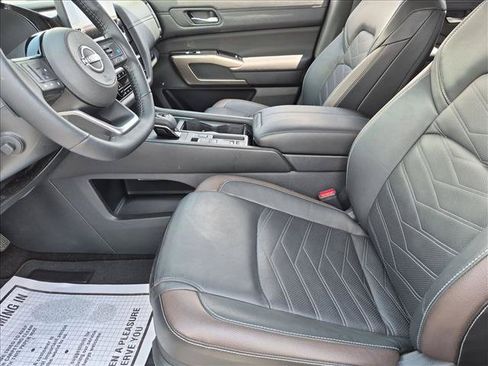 Used 2024 Nissan Pathfinder Platinum w/ Cargo Package FWD image 16