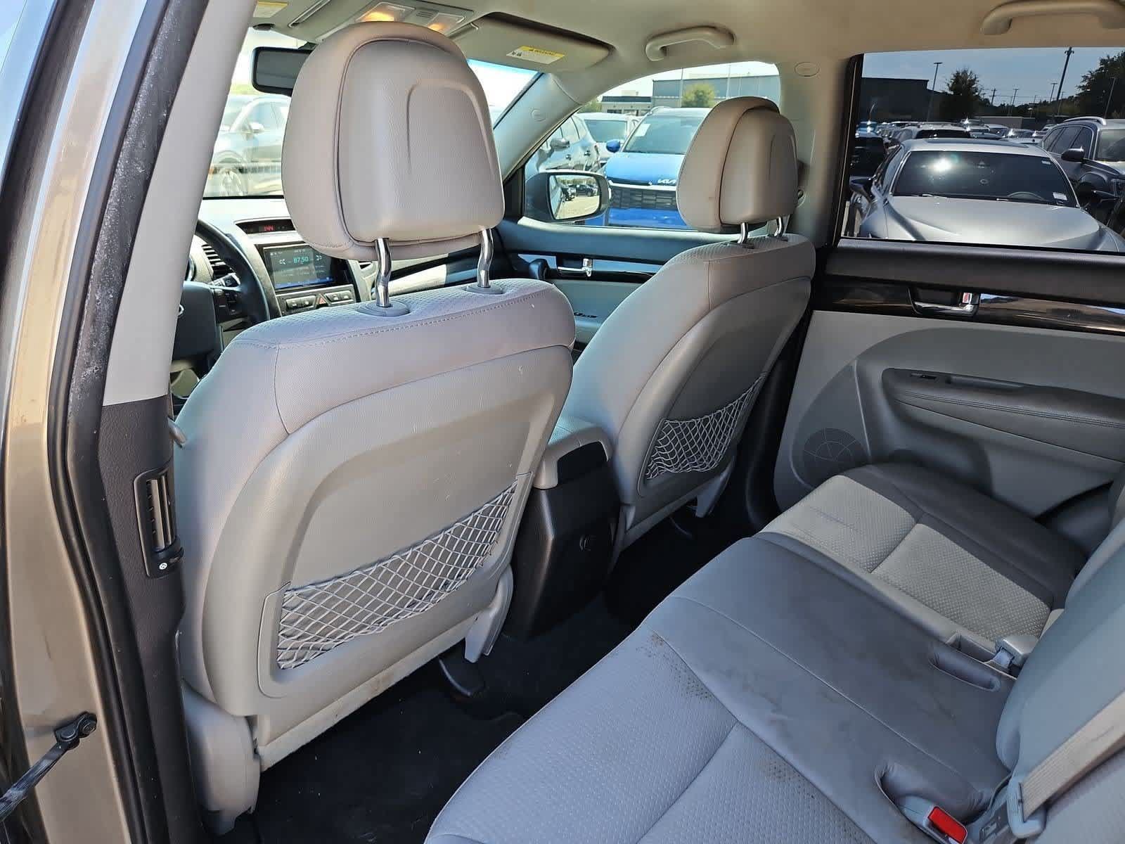 Used 2011 Kia Sorento 2WD w/ Convenience Pkg image 17