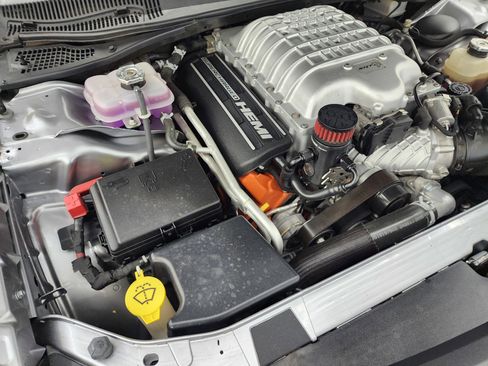 Used 2017 Dodge Challenger SRT Hellcat RWD image 20