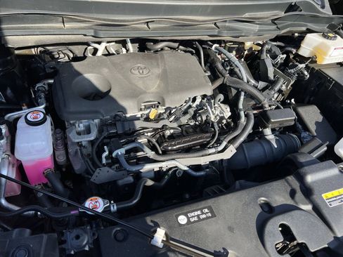 Used 2023 Toyota Sienna XLE image 28