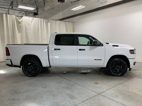 Used 2025 RAM 1500 Big Horn AWD/4WD image 11