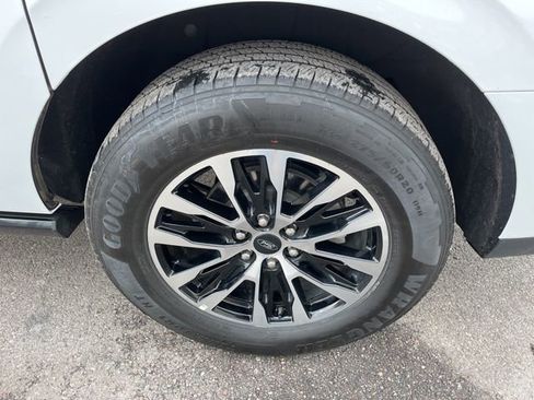 Used 2025 Ford Expedition Max Platinum AWD/4WD image 18