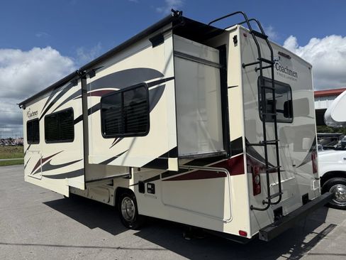 Used 2017 Ford E-450 and Econoline 450 Super Duty w/ Motorhome Prep Package RWD image 26