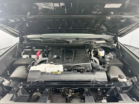 Used 2025 Toyota Tundra SR image 33