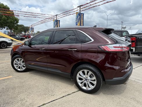 Used 2021 Ford Edge Titanium w/ Class II Trailer Tow Package AWD/4WD image 9