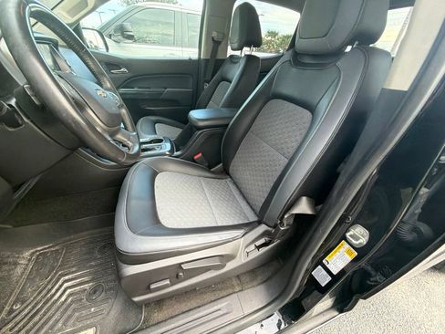 Used 2017 Chevrolet Colorado Z71 AWD/4WD image 5