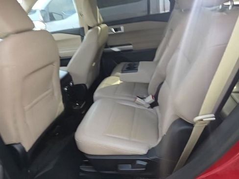 Used 2022 Ford Explorer Limited RWD image 2