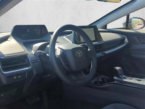 Used 2025 Toyota Prius LE image 8