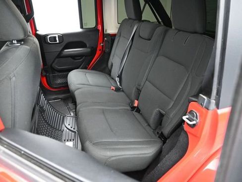 Used 2019 Jeep Wrangler Unlimited Sahara w/ Safety Group AWD/4WD image 24