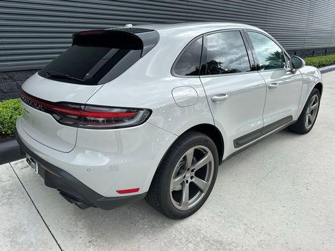 Certified 2024 Porsche Macan AWD/4WD image 9