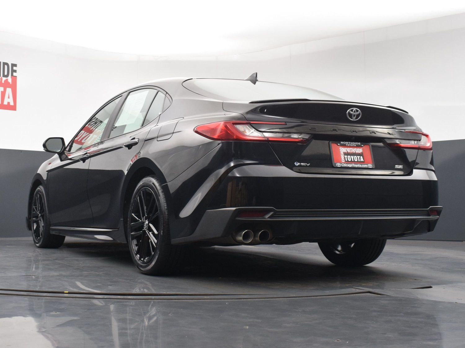 Used 2025 Toyota Camry SE FWD image 27