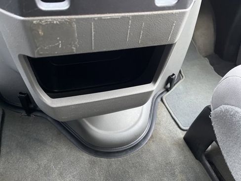 Used 2013 Ford E-350 and Econoline 350 XLT image 16