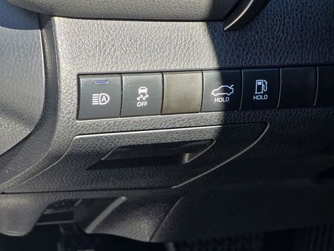 Used 2019 Toyota Camry SE FWD image 35