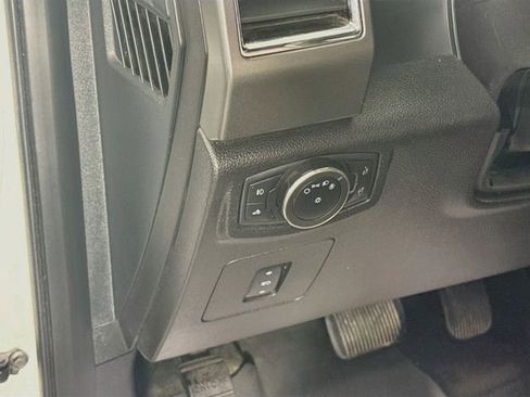 Used 2015 Ford F150 XLT w/ Equipment Group 302A Luxury AWD/4WD image 12