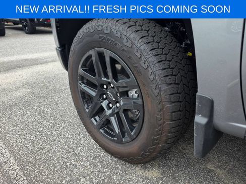 Used 2026 Chevrolet Silverado 1500 LT Trail Boss w/ Convenience Package II AWD/4WD image 9