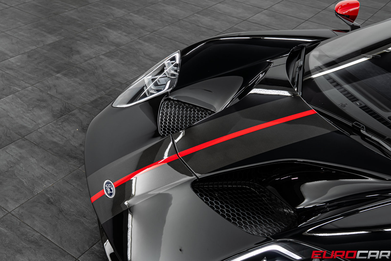 Used 2020 Ford GT Carbon Series RWD image 10