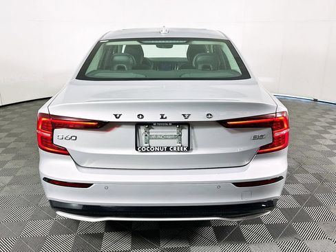 Used 2024 Volvo S60 B5 Core FWD image 4