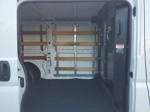 Used 2025 RAM ProMaster 2500 w/ U-Haul Equipment Group FWD image 9
