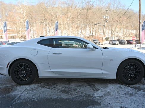 Used 2022 Chevrolet Camaro LT w/ Technology Package image 7